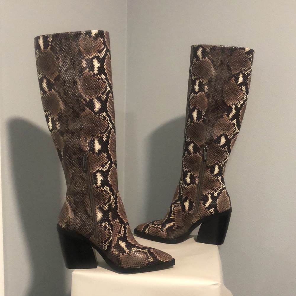 New Vince Camuto Gravana Python Boot - image 6